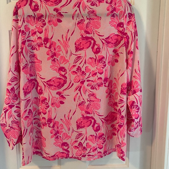 NWOT. Lilly Pulitzer blouse, size M. - Picture 2 of 2